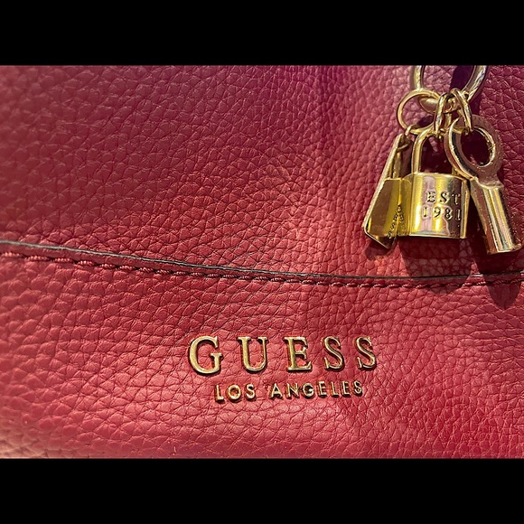 NEW - Guess Handbag with extra side bag - Picture 2 of 5